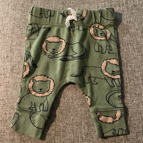 Boy’s Carter’s/Gerber Onesie & Joggers (6 pieces) - Picture 4 of 12